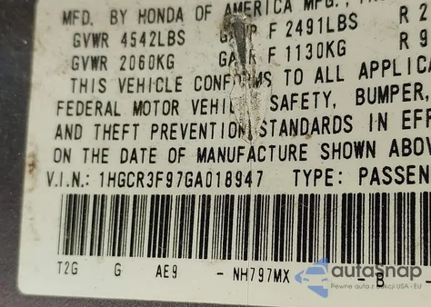 2016 Honda Accord Touring z USA, uszkodzony, nr VIN 1HGCR3F97GA018947